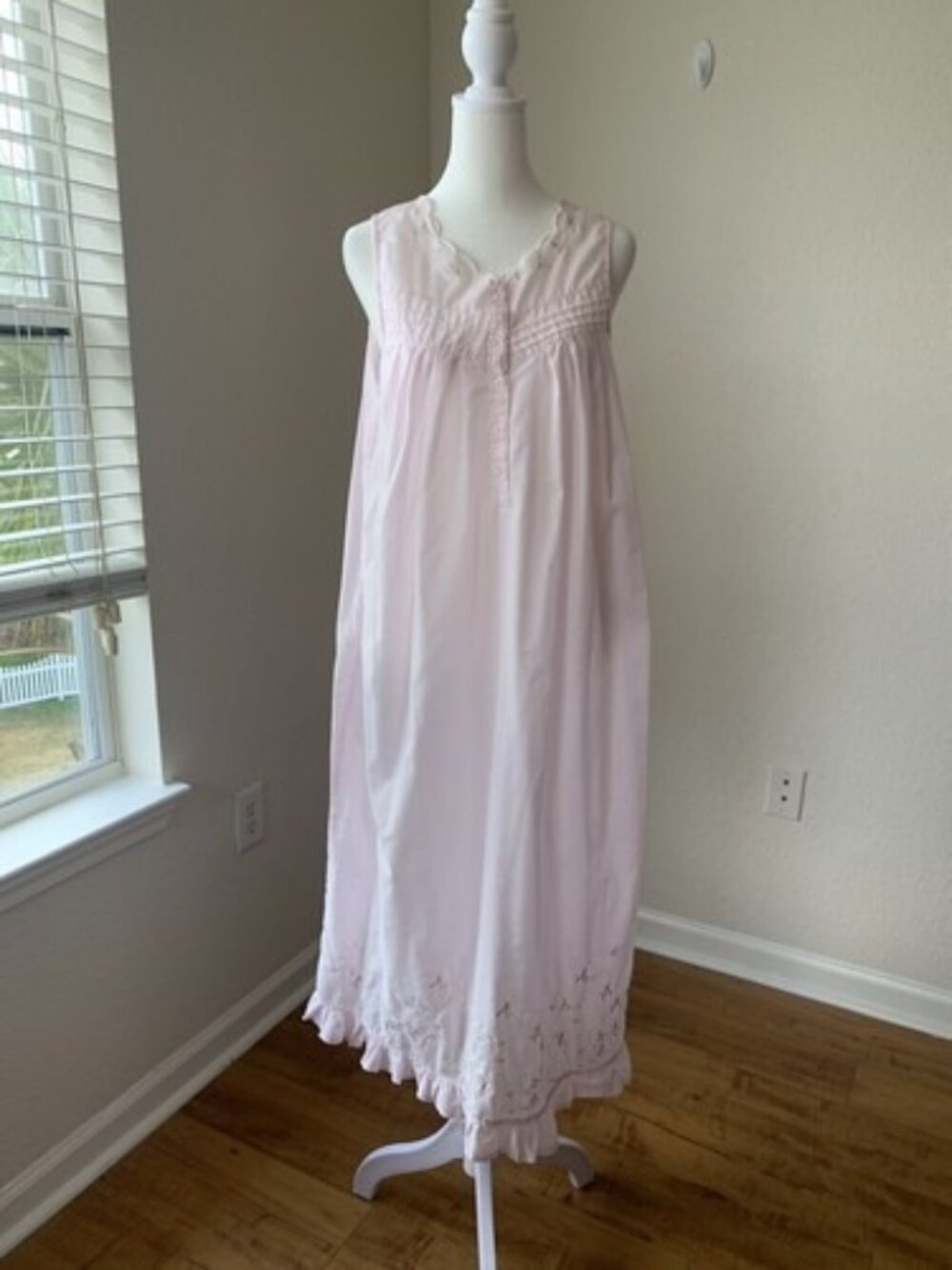 Vintage Carroll Reed Pink Floral Scallop Embroidered Night Gown Small 80's
